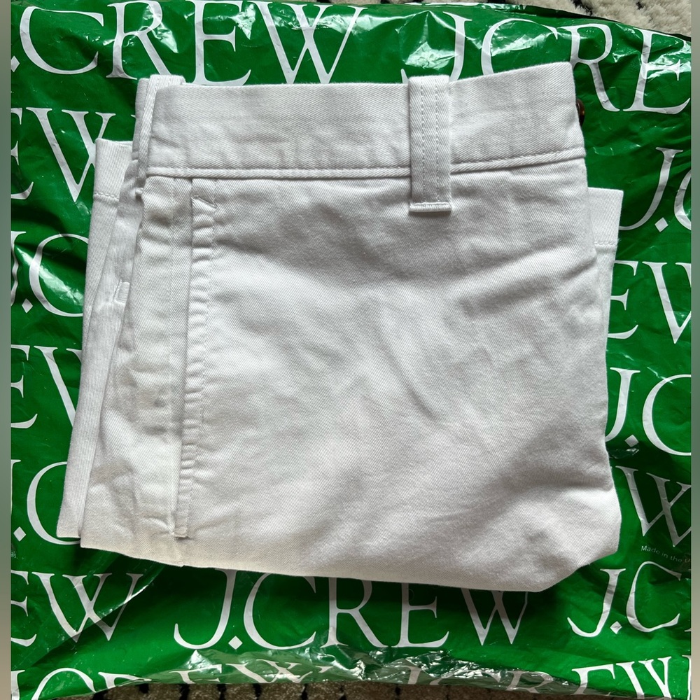 J. Crew 7" flex khaki short in white